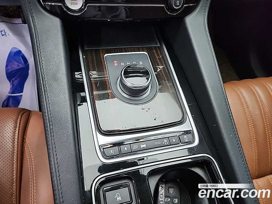 Jaguar F-PACE 2017
