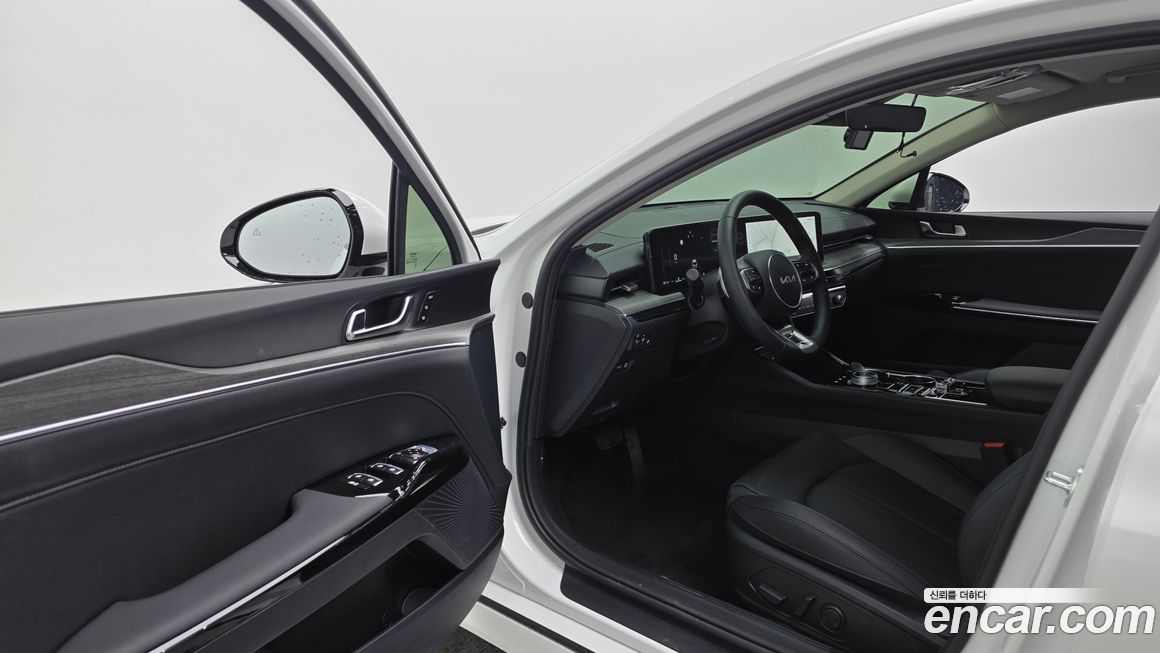 Kia K5 2025