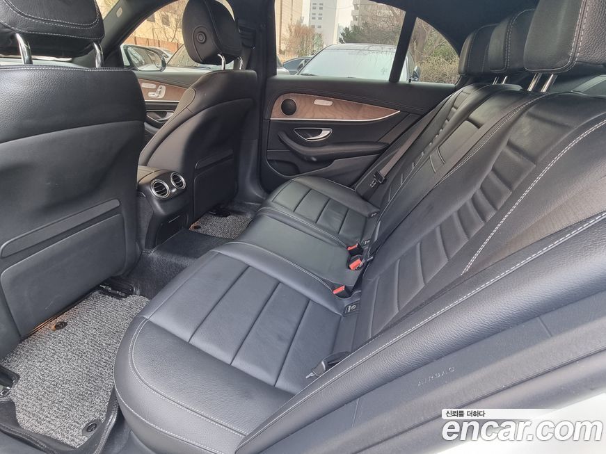 Mercedes-Benz E-Class 2021