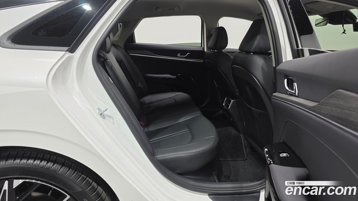 Kia K5 2025