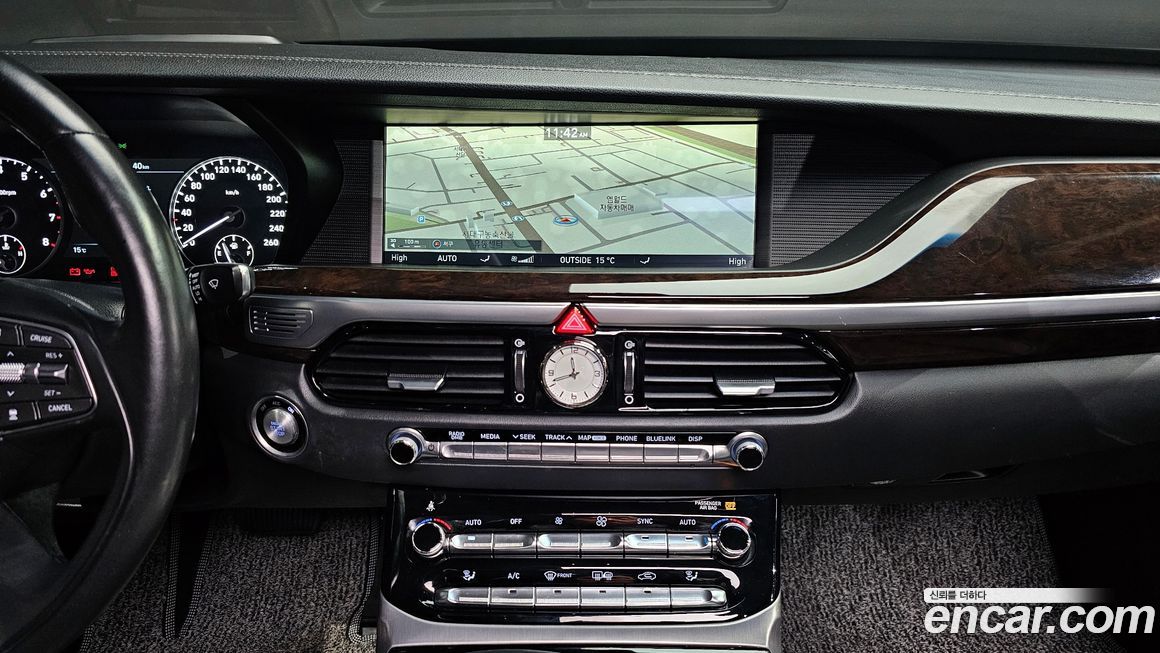 Genesis EQ900 2016
