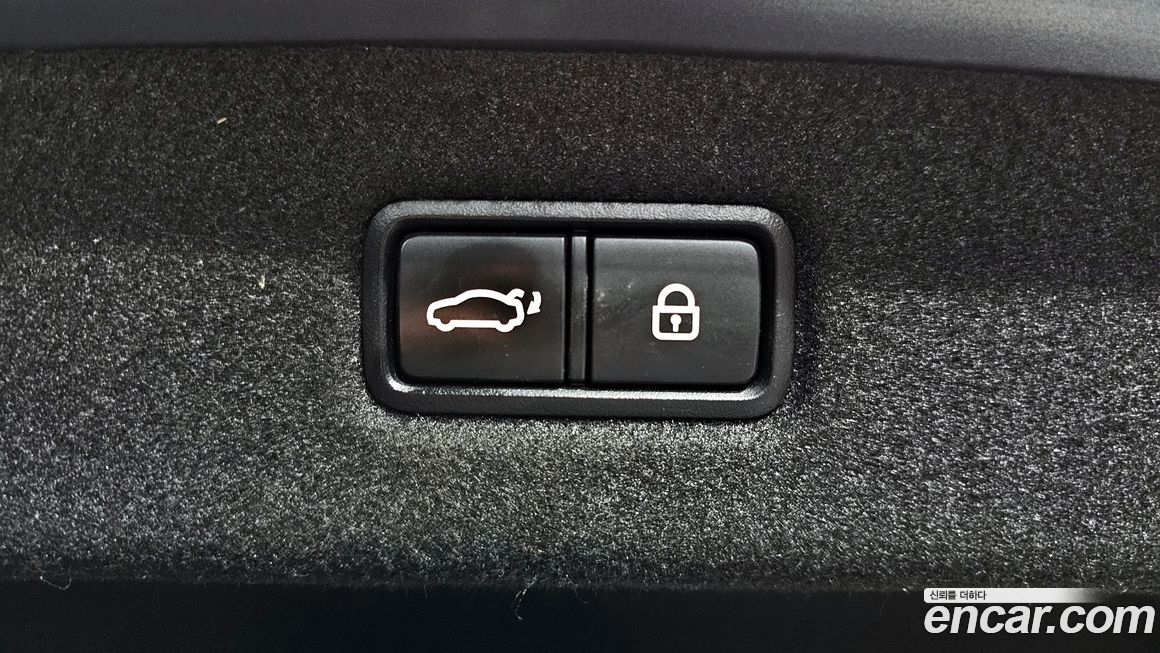Genesis EQ900 2016