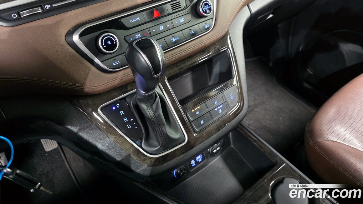 Hyundai Starex 2019