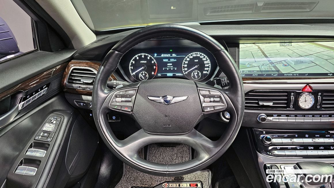 Genesis EQ900 2016
