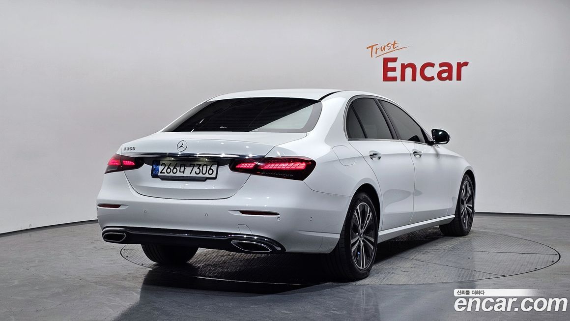 Mercedes-Benz E-Class 2021