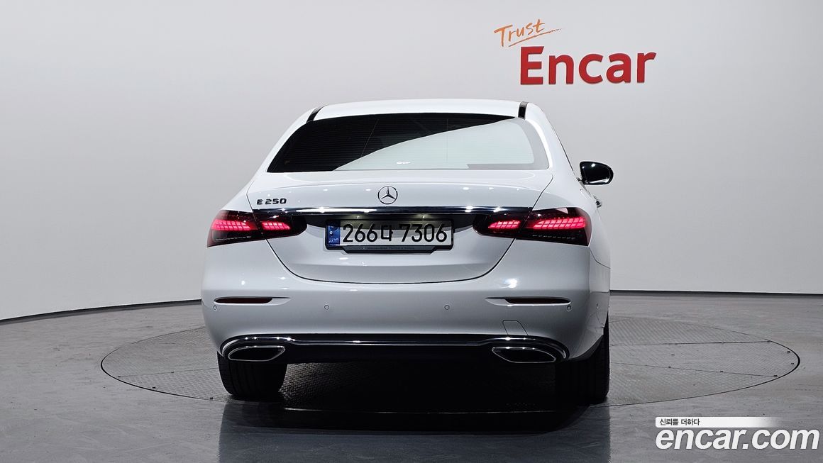 Mercedes-Benz E-Class 2021