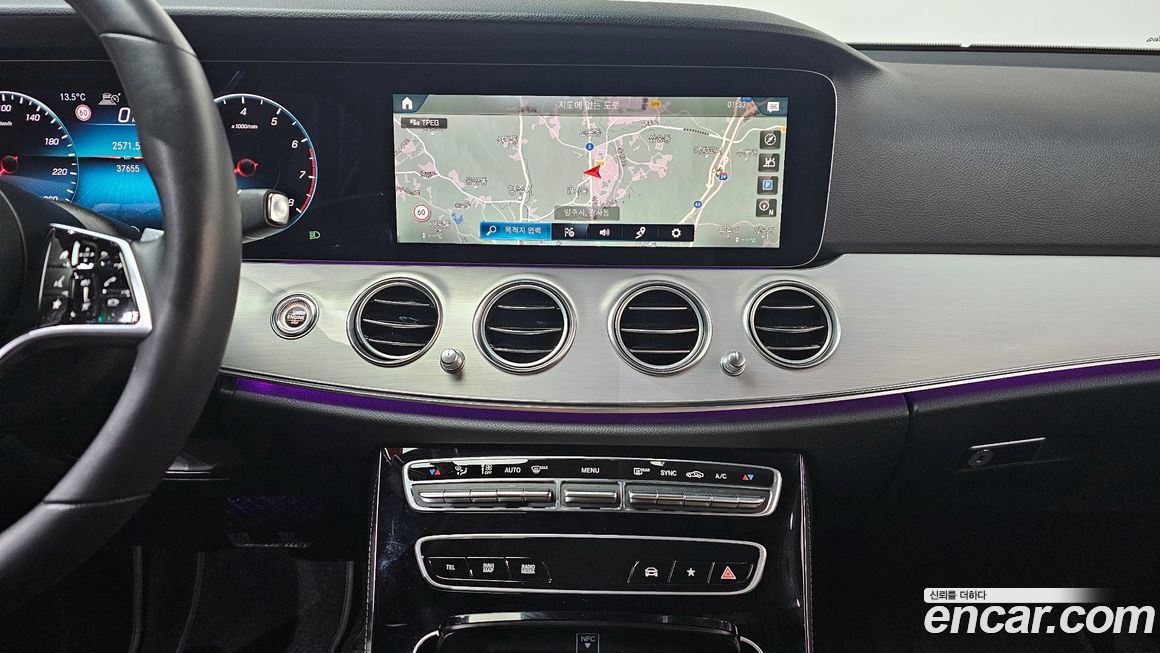 Mercedes-Benz E-Class 2021