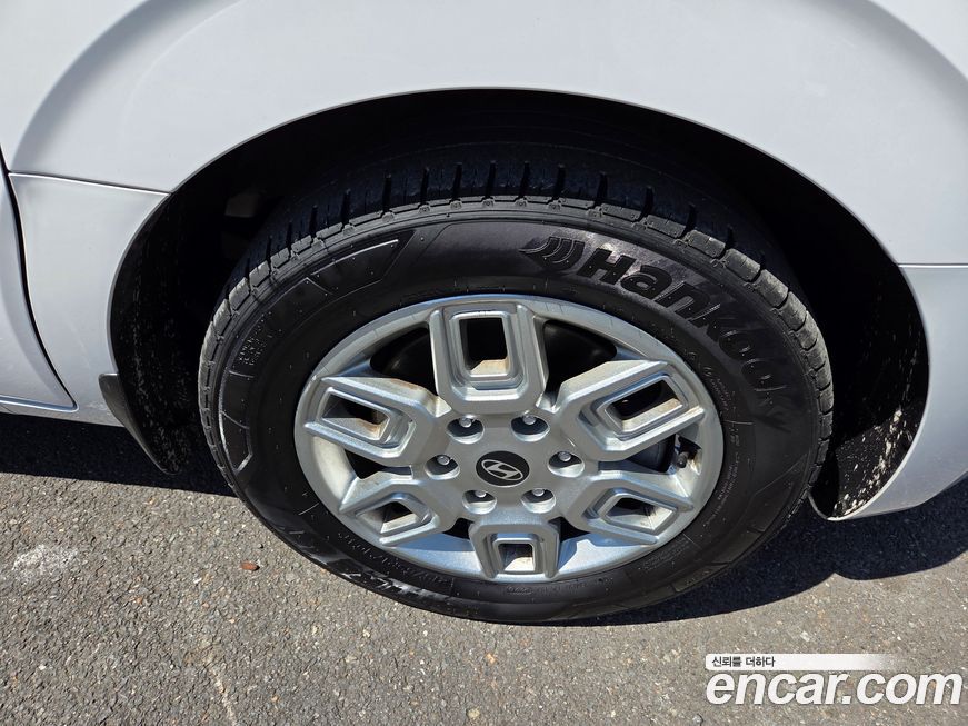 Hyundai Staria 2025