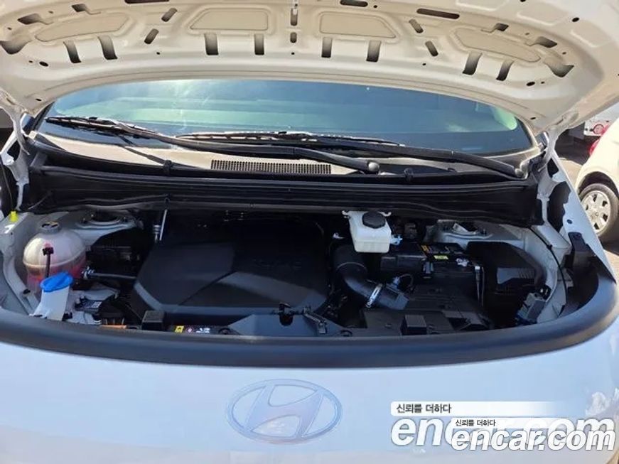 Hyundai Staria 2025