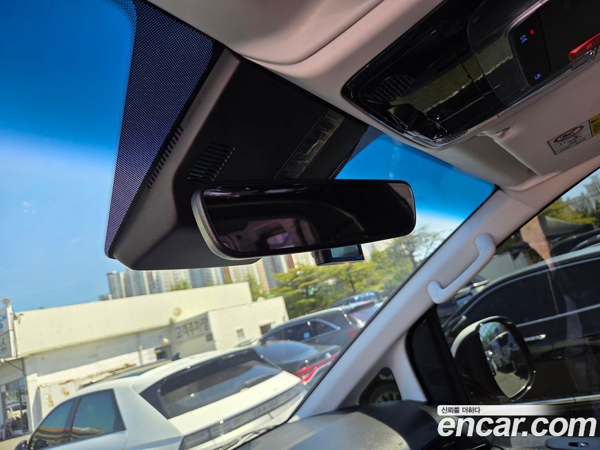 Hyundai Staria 2025
