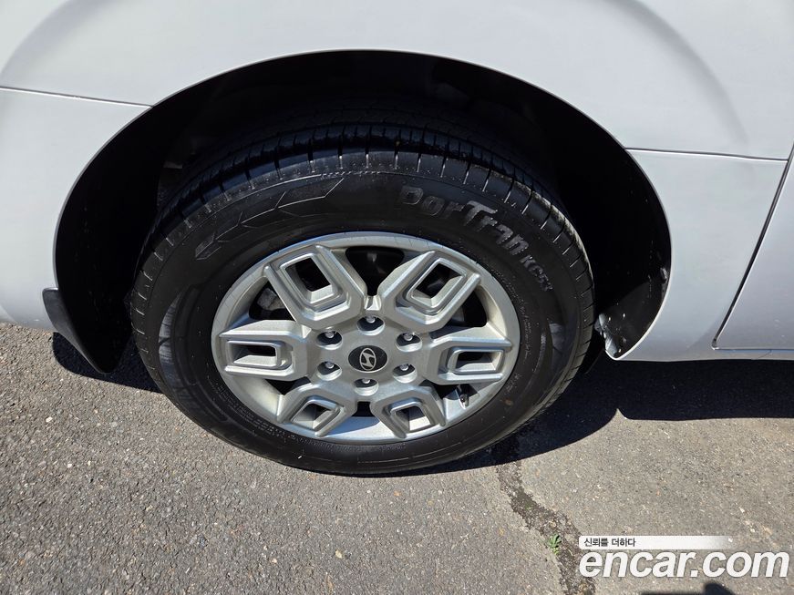 Hyundai Staria 2025