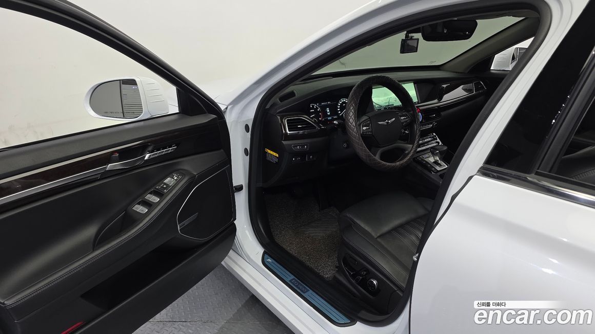 Genesis EQ900 2018