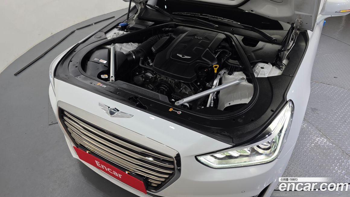 Genesis EQ900 2018