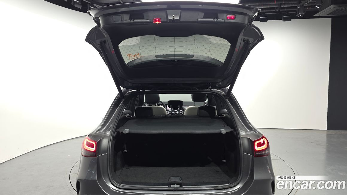 Mercedes-Benz GLA-Class 2020