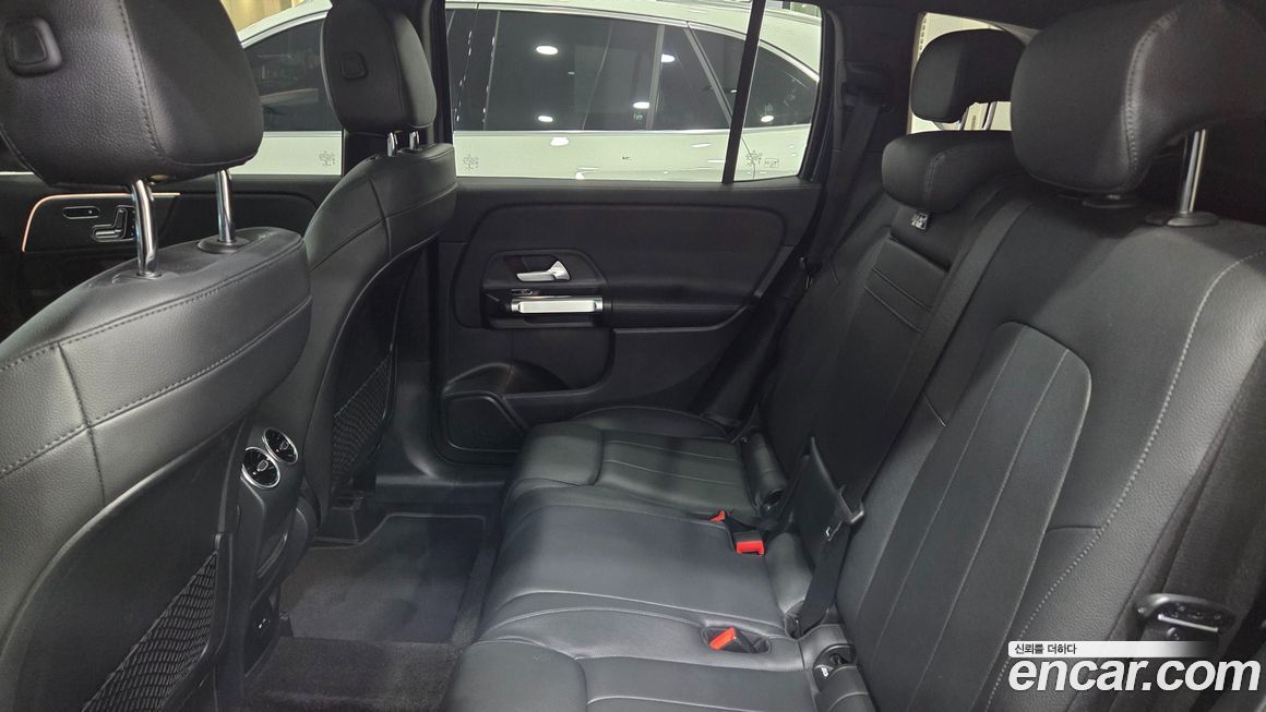 Mercedes-Benz GLB-Class 2021