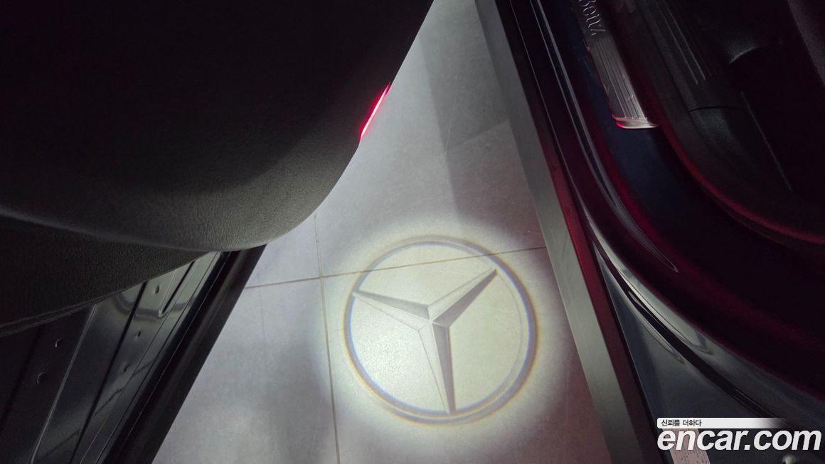 Mercedes-Benz GLB-Class 2021