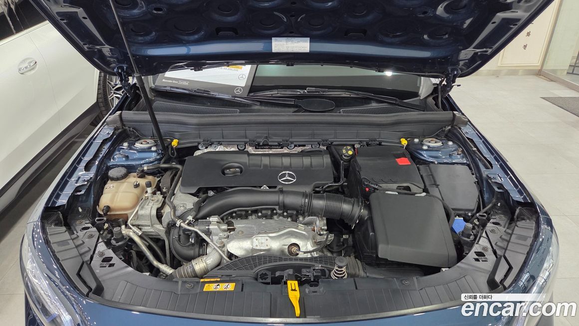 Mercedes-Benz GLB-Class 2021