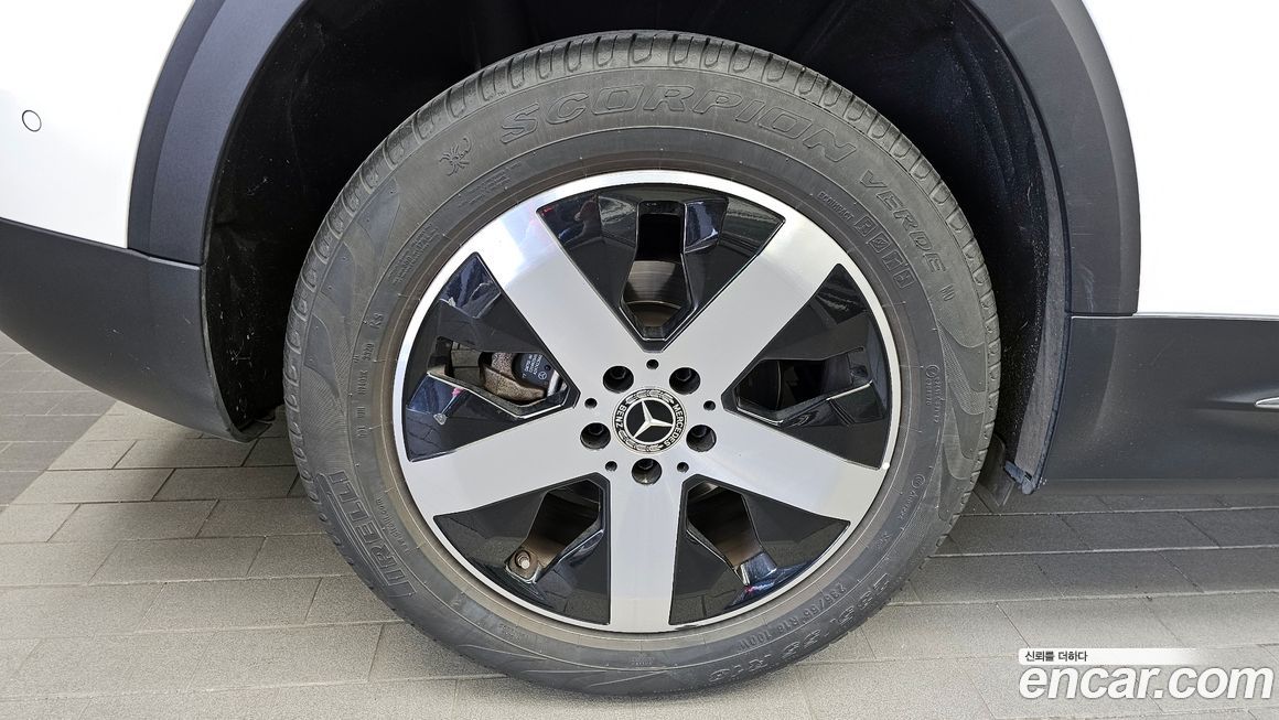 Mercedes-Benz GLB-Class 2020