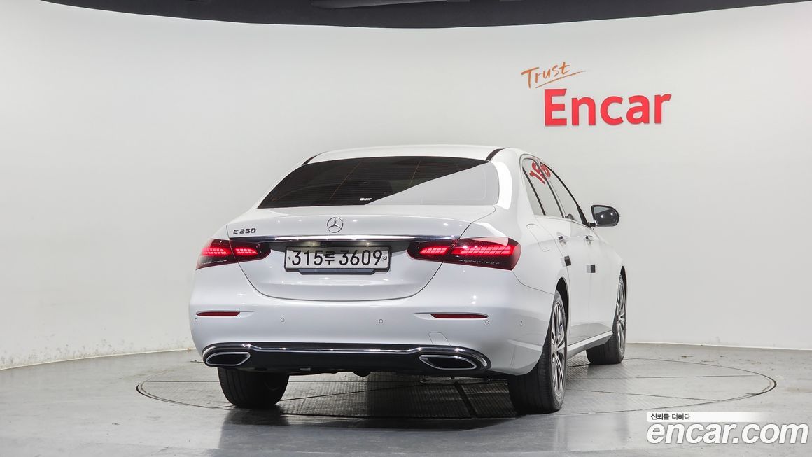 Mercedes-Benz E-Class 2021