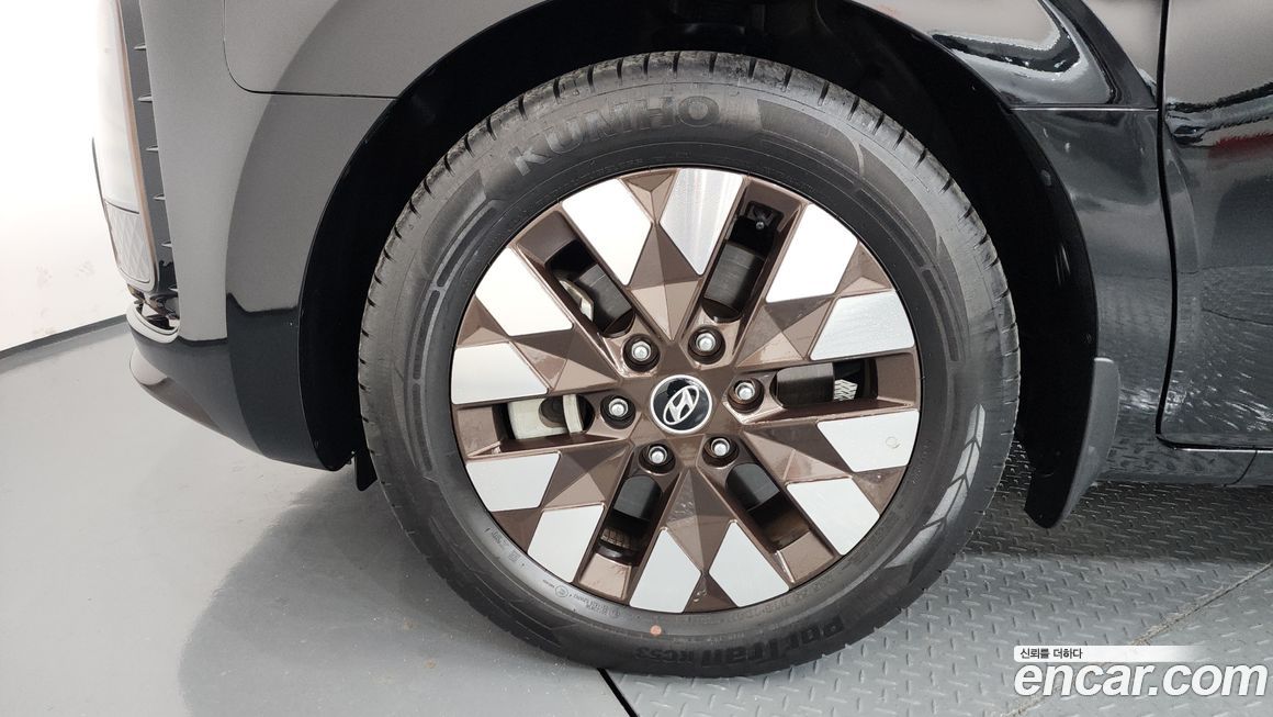 Hyundai Staria 2022