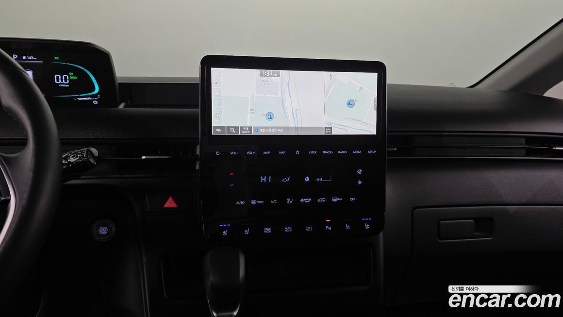 Hyundai Staria 2025
