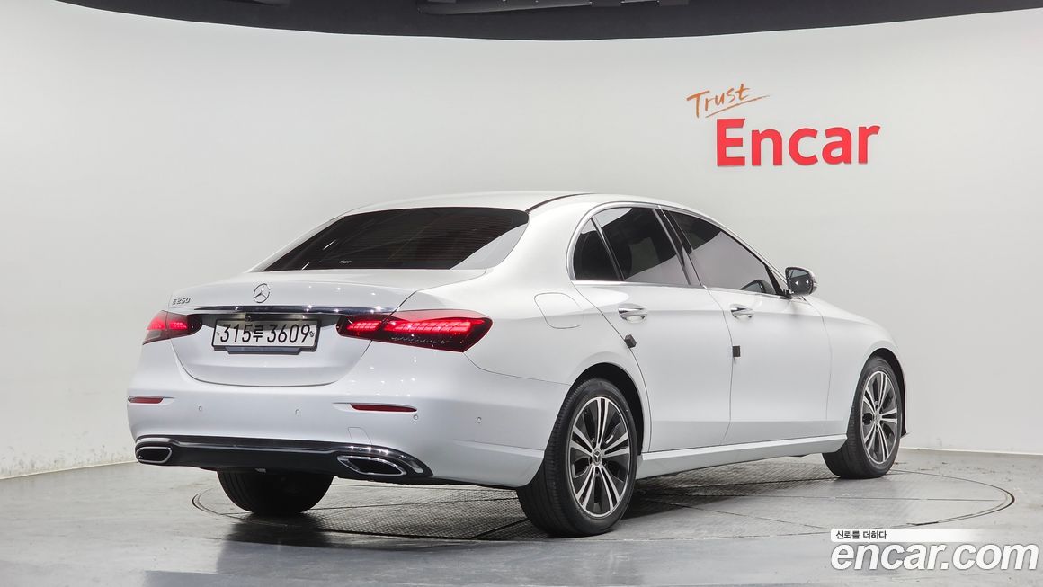 Mercedes-Benz E-Class 2021