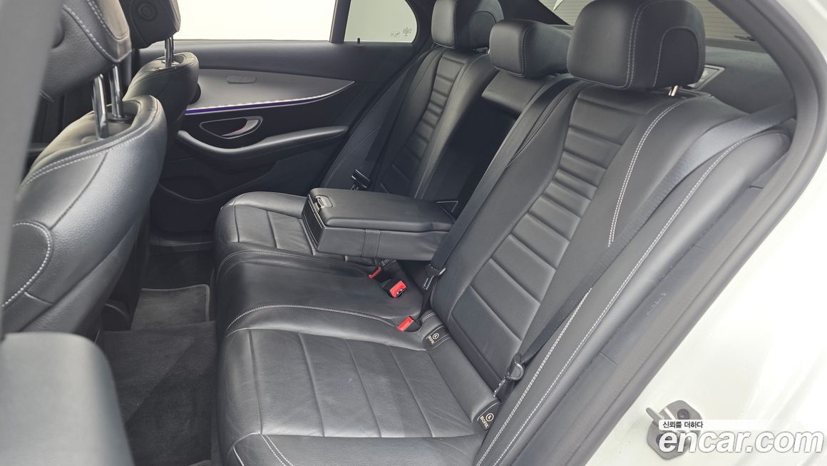 Mercedes-Benz E-Class 2021