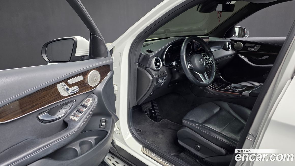 Mercedes-Benz GLC-Class 2020