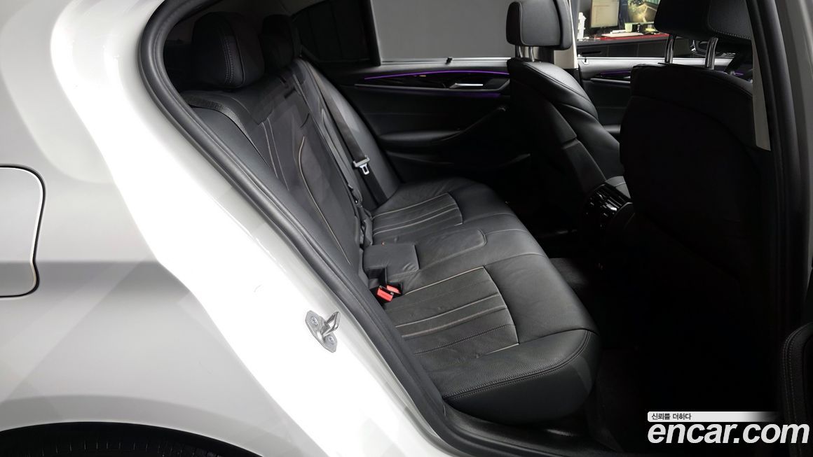 BMW 5-Series 2022
