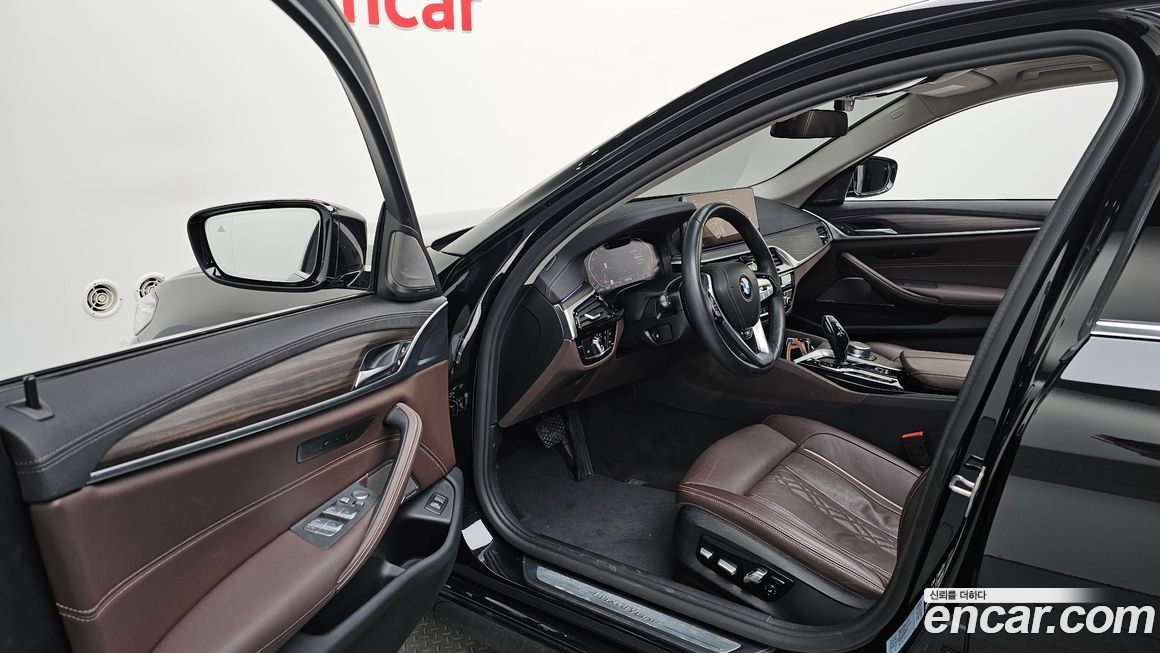 BMW 5-Series 2022