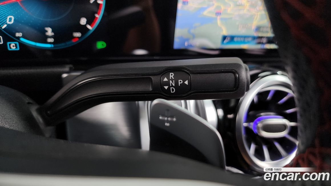 Mercedes-Benz GLB-Class 2020