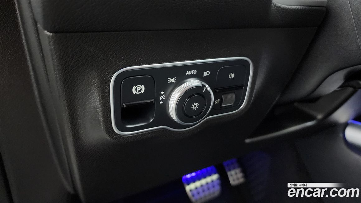 Mercedes-Benz GLB-Class 2020