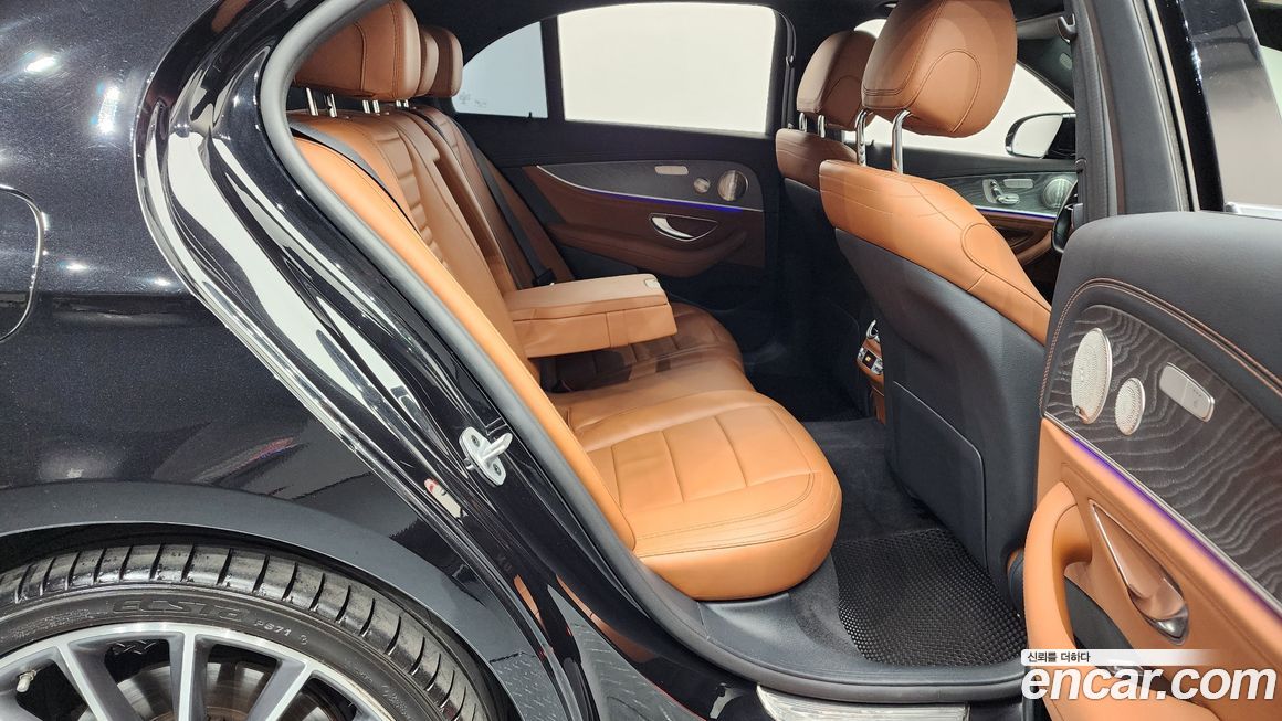 Mercedes-Benz E-Class 2021