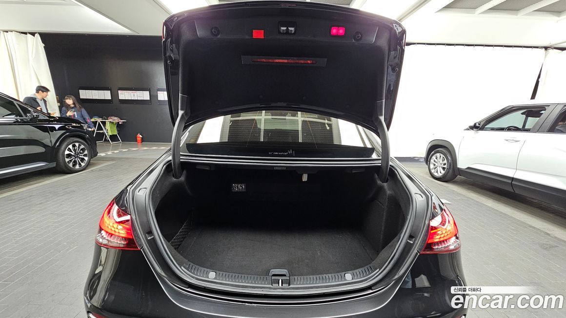 Mercedes-Benz E-Class 2021