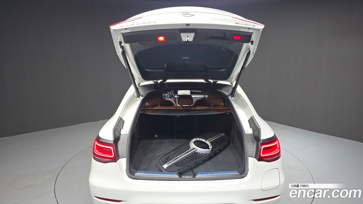 Mercedes-Benz GLC-Class 2021