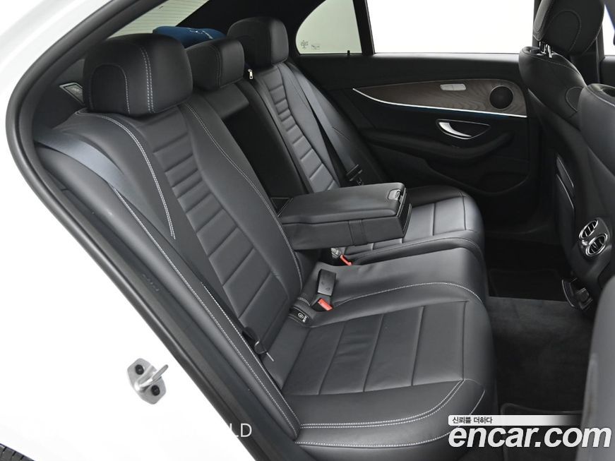 Mercedes-Benz E-Class 2021