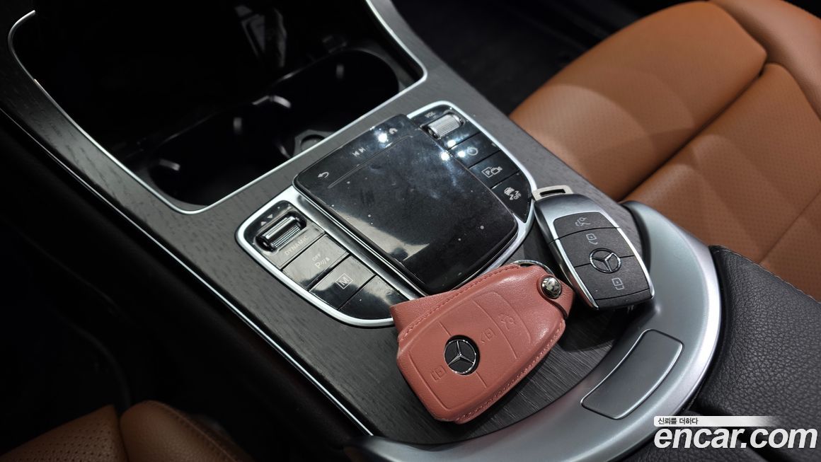 Mercedes-Benz GLC-Class 2021