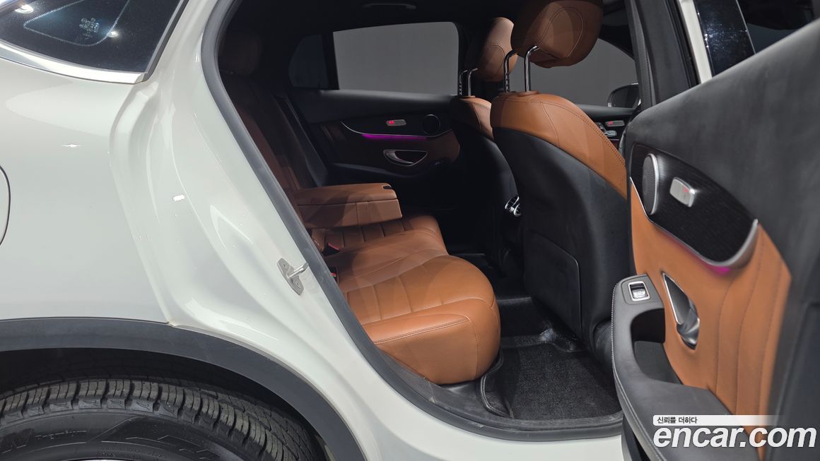 Mercedes-Benz GLC-Class 2021