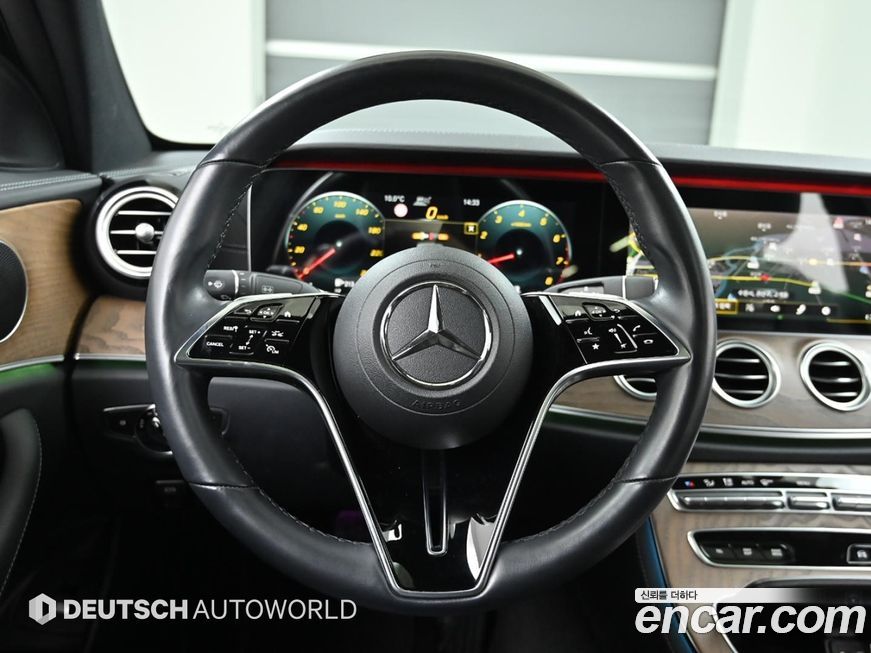 Mercedes-Benz E-Class 2021