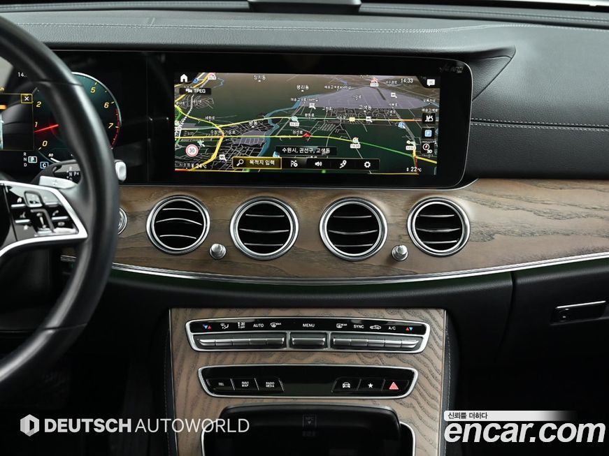 Mercedes-Benz E-Class 2021