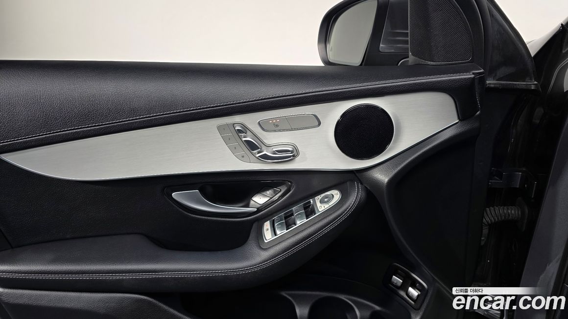 Mercedes-Benz GLC-Class 2021