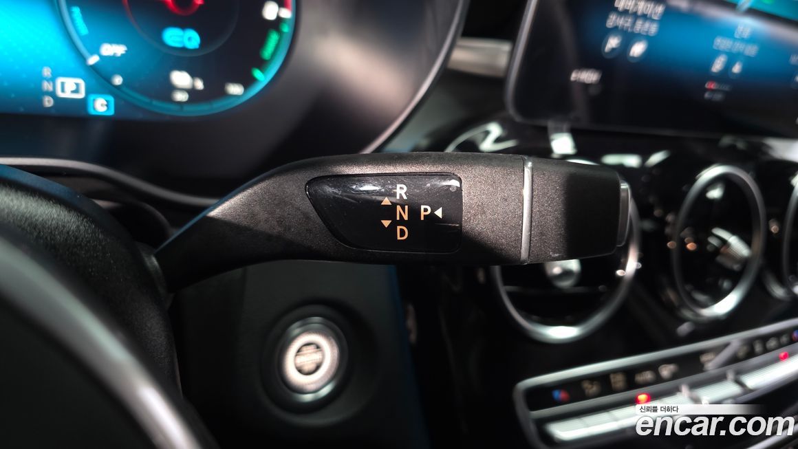 Mercedes-Benz GLC-Class 2021