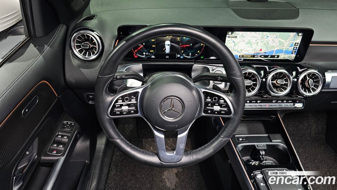 Mercedes-Benz GLB-Class 2022