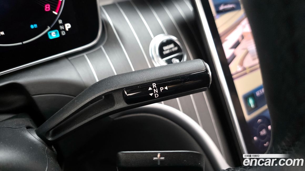 Mercedes-Benz C-Class 2024