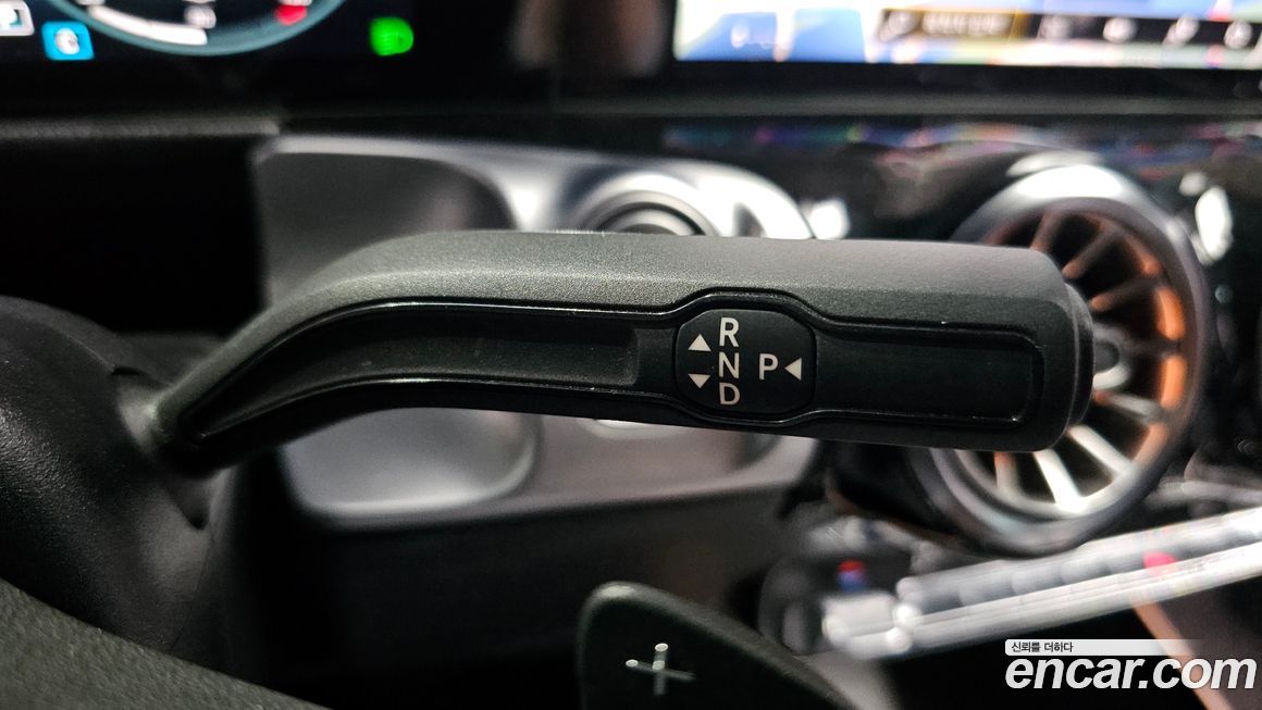 Mercedes-Benz GLB-Class 2022