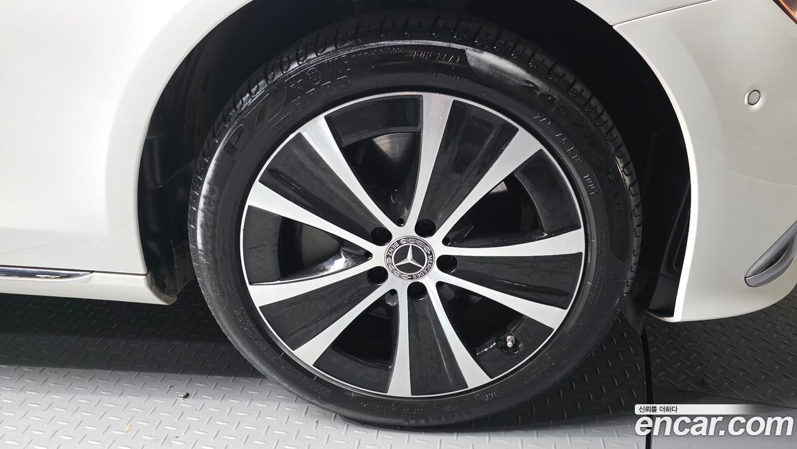 Mercedes-Benz E-Class 2021