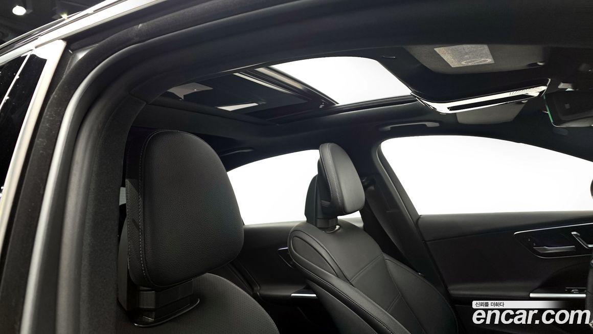Mercedes-Benz C-Class 2024
