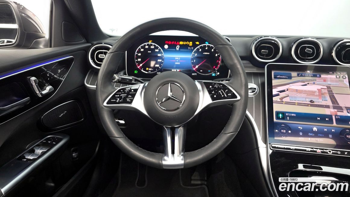 Mercedes-Benz C-Class 2024