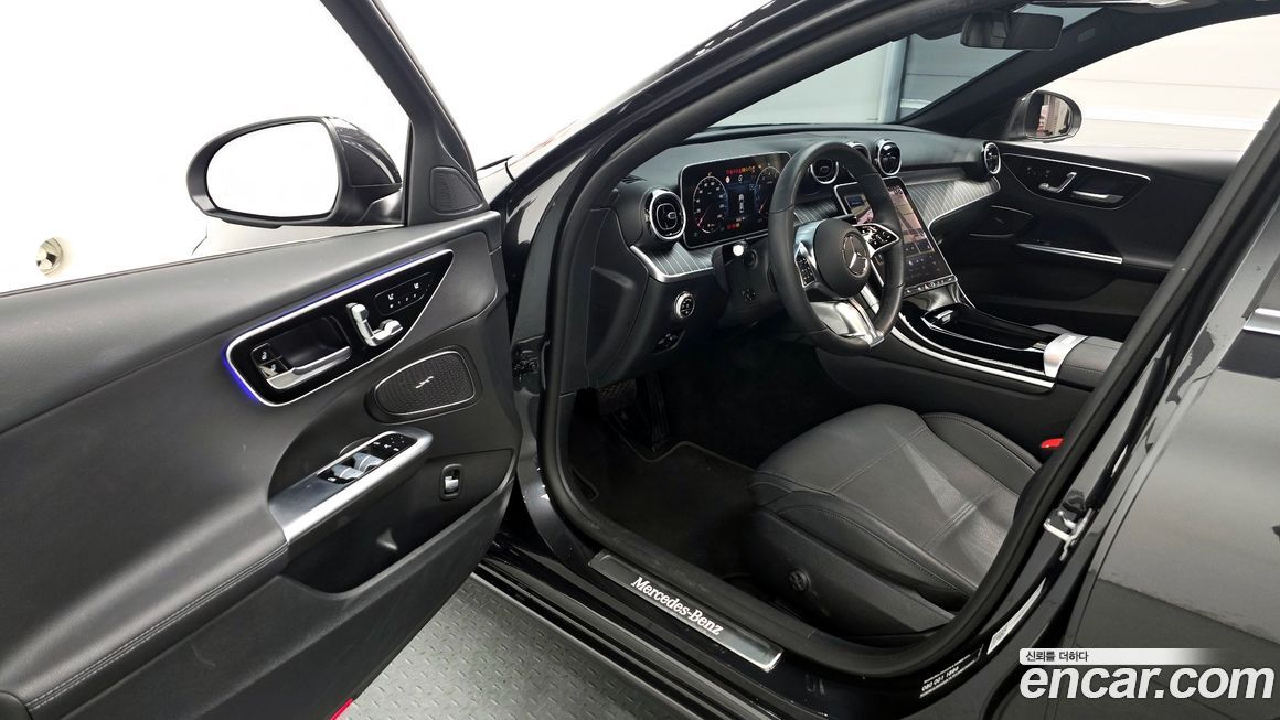 Mercedes-Benz C-Class 2024