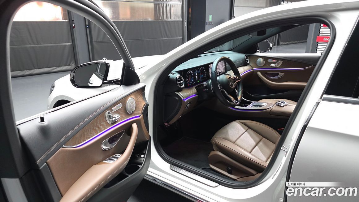 Mercedes-Benz E-Class 2021